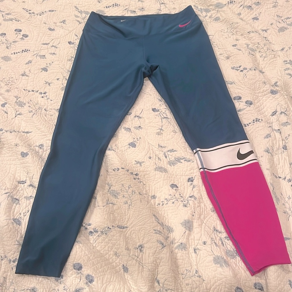 Nike dri-fit leggings, women’s large